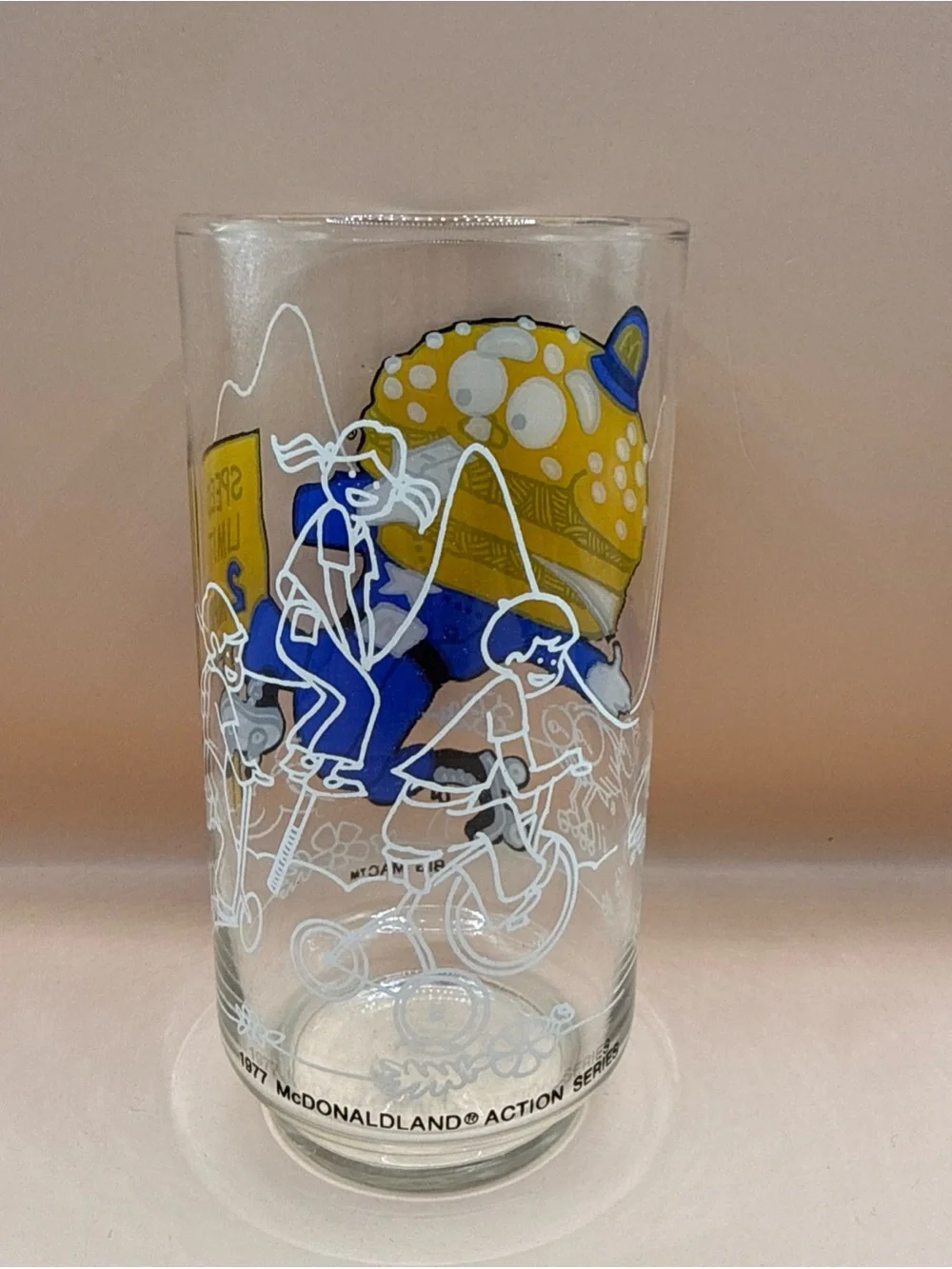 Vintage 1977 BIG MAC McDonalds Glass McDonaldland Roller Skating Police Burger
